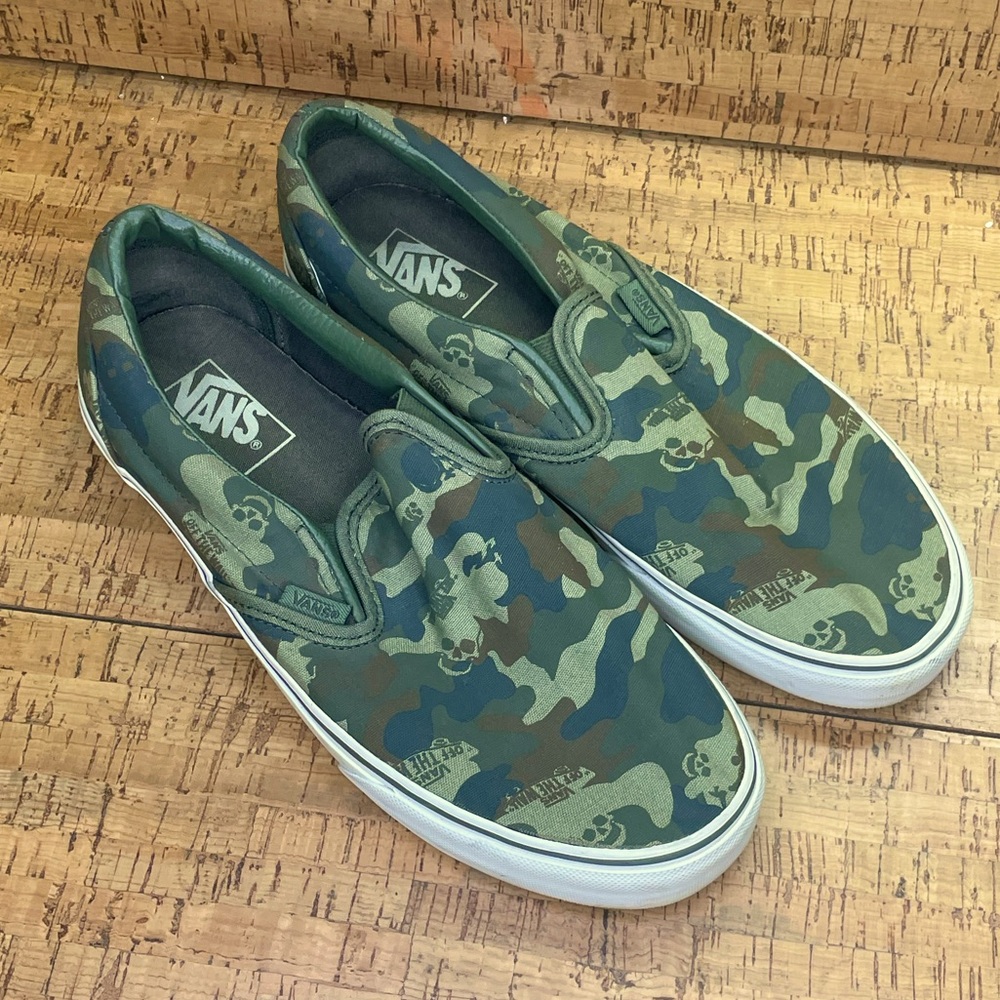Slip on Vans Camouflage and Skulls Women’s Size 10.5/Men’s Size 9 Worn TWICE
